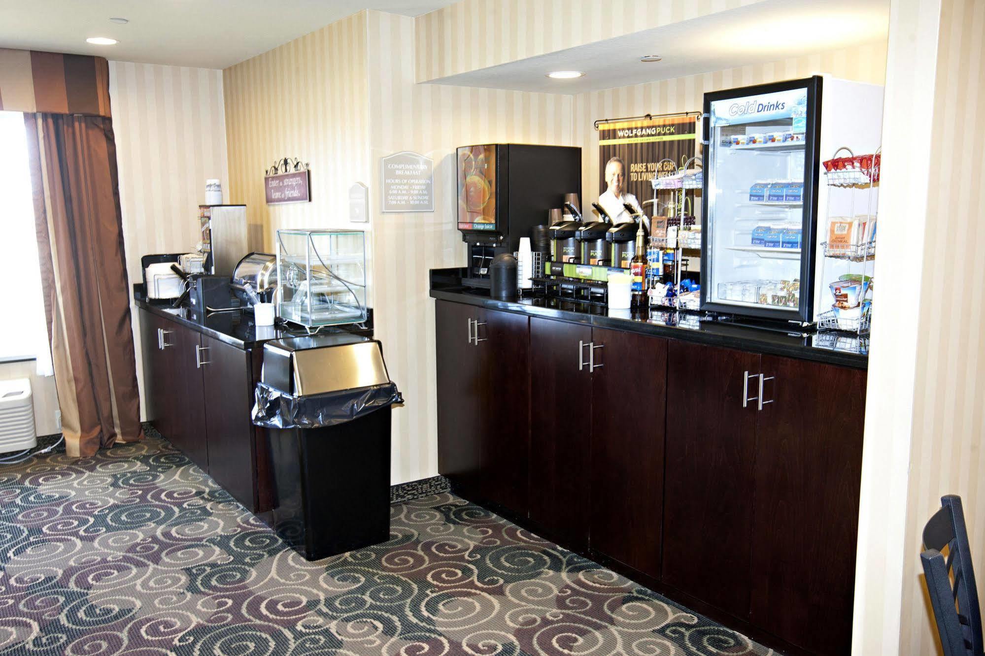 Cobblestone Inn & Suites - Langdon Exterior photo